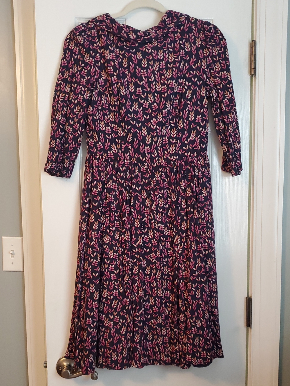 Gal Meets Glam Navy Midi Dress with Pink and Cream Leaf Print